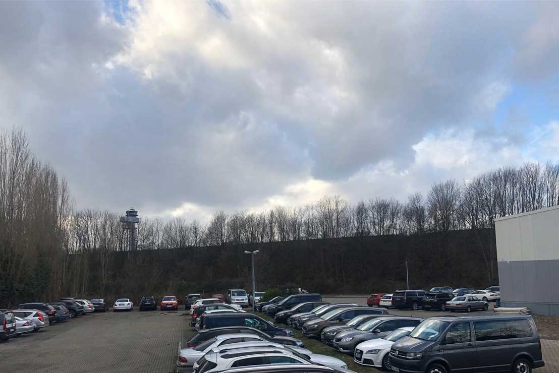 Parkplatzbild von FLYPA Aussenparkplatz