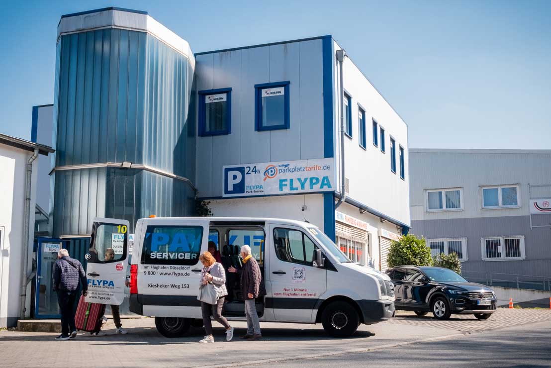 Parkplatzbild von FLYPA Aussenparkplatz