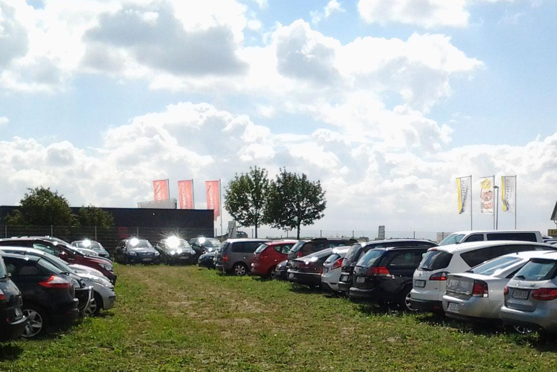 Parkplatzbild von Parken Pelz Außenparkplatz